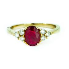 14K Yellow Gold - 0.75ct - Oval Cut Ruby & Diamond Accented Ring (0.20ct)