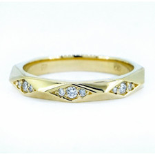  14K Yellow Gold - Diamond Accented Geometric Faceted Diamond Band (0.11ct)