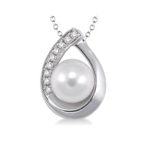 Sterling Silver - Pearl & Diamond Love Loop Style Fashion Pendant & Chain