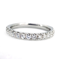 14K White Gold - 0.35ct -  Round Brilliant Cut Diamond Shared Prong Band