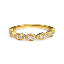 14K Yellow Gold - 0.25ct - Round Cut Diamond Vintage Scalloped Milgrain Band