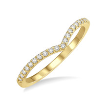 14K Yellow Gold - Round Diamond Prong Set Chevron V Style Band (0.15ct)
