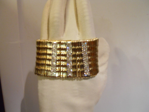 GOLDTONE METAL STRETCH BRACELET