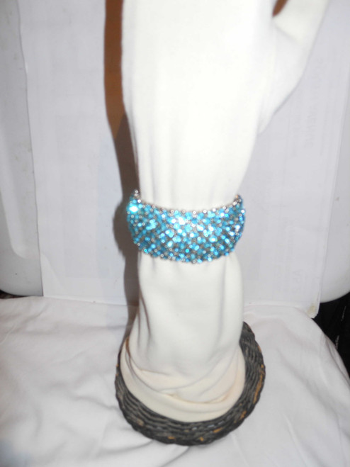 SKY BLUE CRYSTAL STRETCH BRACELET