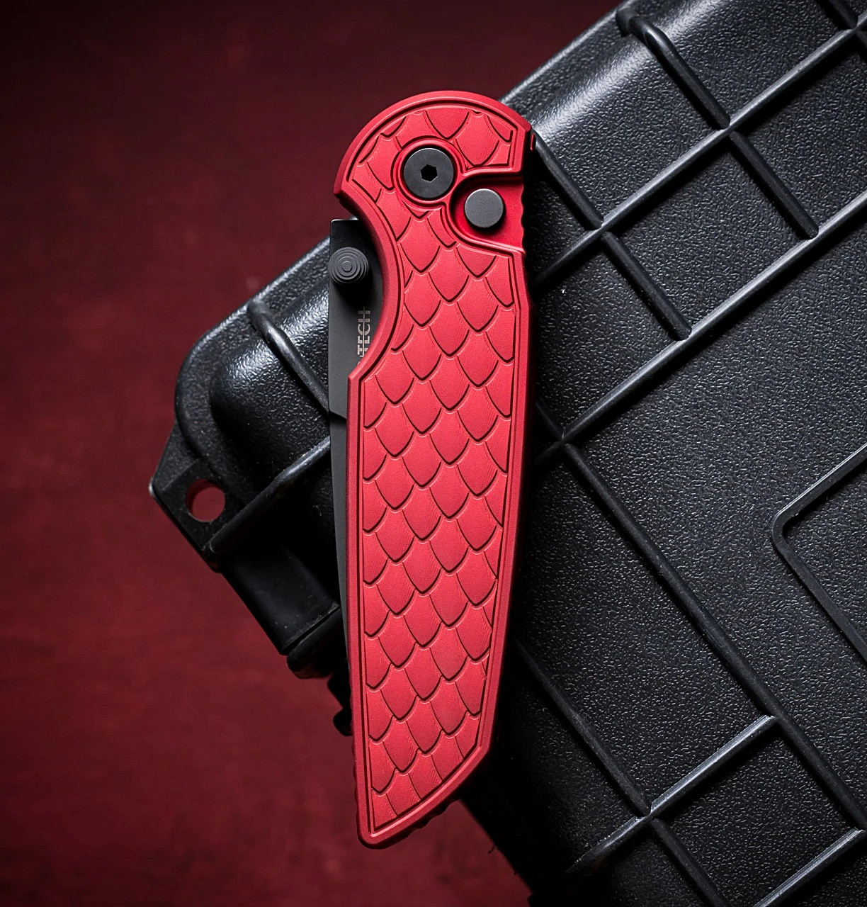 Pro-Tech Knives Integrity INT1106-Reptile Red Tactical Response 3 TR-3 Manual Knife Folder Reptile Textured Red Handle 3.5" Black DLC MagnaCut Blade