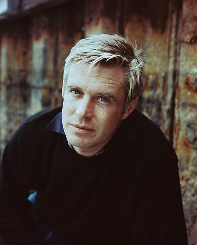 This is an image of 245647 George Peppard Photograph & Poster