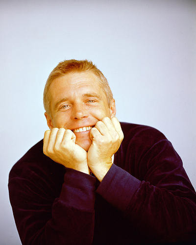 This is an image of 246538 George Peppard Photograph & Poster