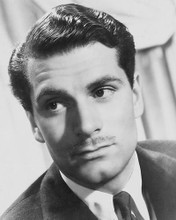 This is an image of 173501 Laurence Olivier Photograph & Poster
