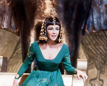 This is an image of 257711 Elizabeth Taylor Photograph & Poster