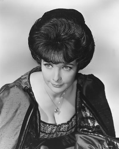 This is an image of 180287 Linda Thorson Photograph & Poster