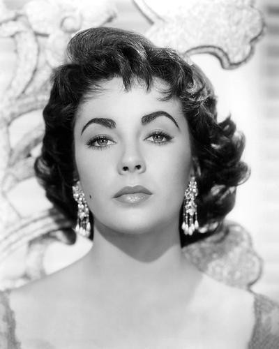 This is an image of 194390 Elizabeth Taylor Photograph & Poster