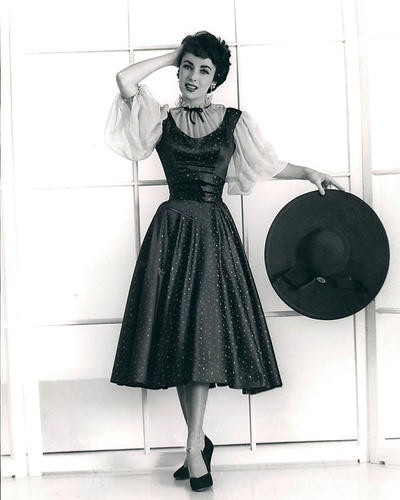 This is an image of 190143 Elizabeth Taylor Photograph & Poster