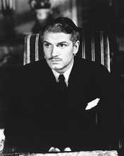 This is an image of 172168 Laurence Olivier Photograph & Poster