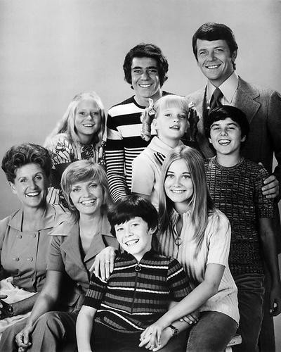 This is an image of Photograph & Poster of The Brady Bunch 194785