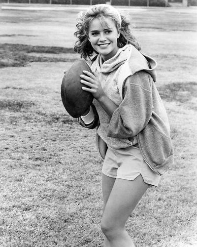 This is an image of Photograph & Poster of Elisabeth Shue 195082