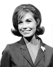 This is an image of Photograph & Poster of Mary Tyler Moore 194973
