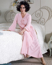 This is an image of Photograph & Poster of Elizabeth Taylor 284831