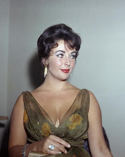 This is an image of Photograph & Poster of Elizabeth Taylor 284851