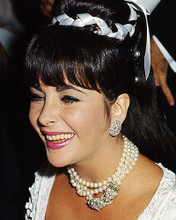 This is an image of Photograph & Poster of Elizabeth Taylor 285129