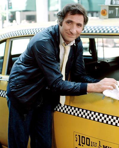 This is an image of Photograph & Poster of Judd Hirsch 285139