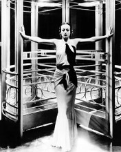 This is an image of Photograph & Poster of Joan Crawford 195504
