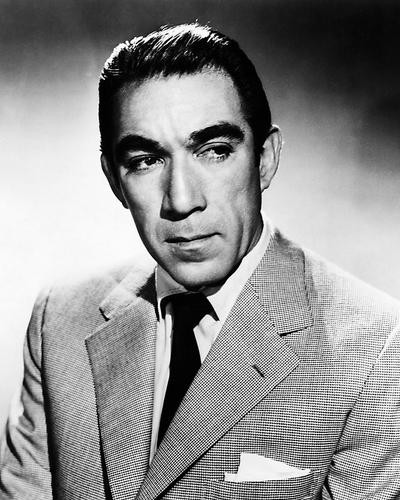 This is an image of Photograph & Poster of Anthony Quinn 195508