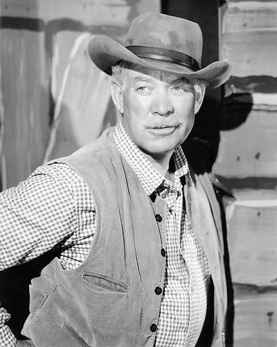 This is an image of Photograph & Poster of Ward Bond 195518