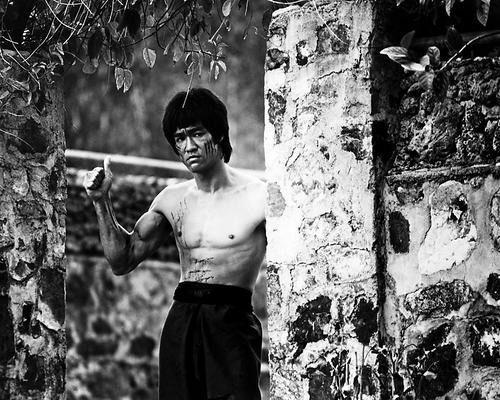 This is an image of Photograph & Poster of Bruce Lee 195526