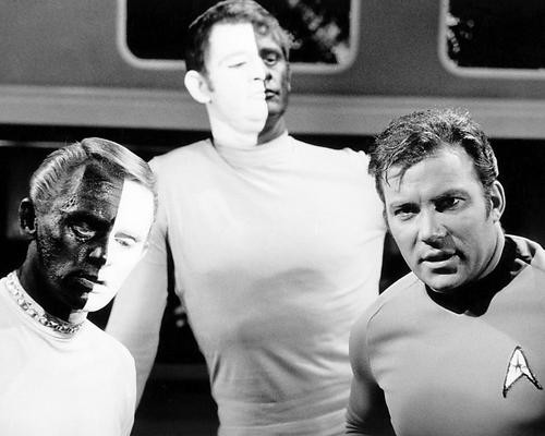 This is an image of Photograph & Poster of Star Trek 195530