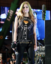 This is an image of Photograph & Poster of Avril Lavigne 285449