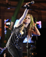 This is an image of Photograph & Poster of Avril Lavigne 285455