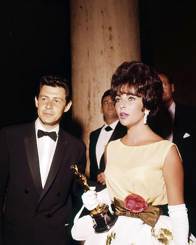 This is an image of Photograph & Poster of Elizabeth Taylor 290818
