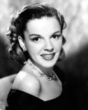 This is an image of Photograph & Poster of Judy Garland 199635