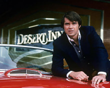 This is an image of Photograph & Poster of Robert Urich 291486