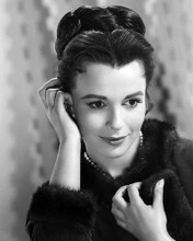 This is an image of Photograph & Poster of Claire Bloom 199573