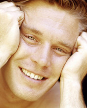 This is an image of Photograph & Poster of George Peppard 291372