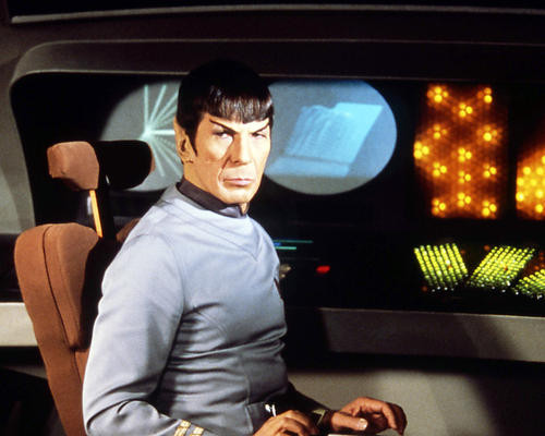 This is an image of Photograph & Poster of Leonard Nimoy 291651