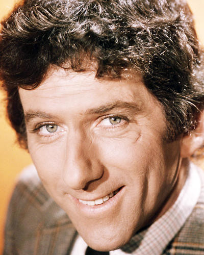 This is an image of Photograph & Poster of Barry Newman 291861