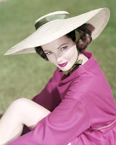 This is an image of Photograph & Poster of Gene Tierney 292263