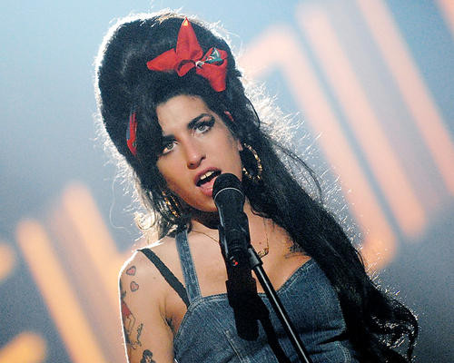 This is an image of Photograph & Poster of Amy Winehouse 293082