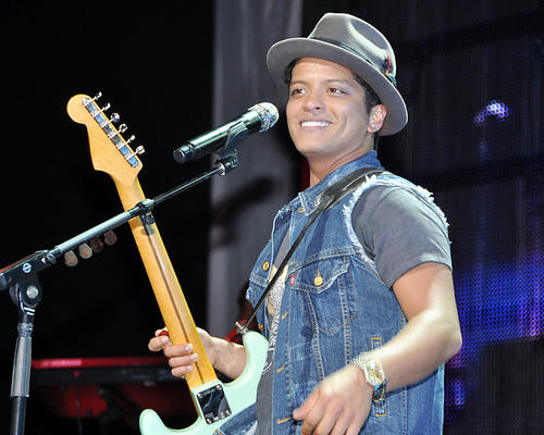 This is an image of Photograph & Poster of Bruno Mars 293159