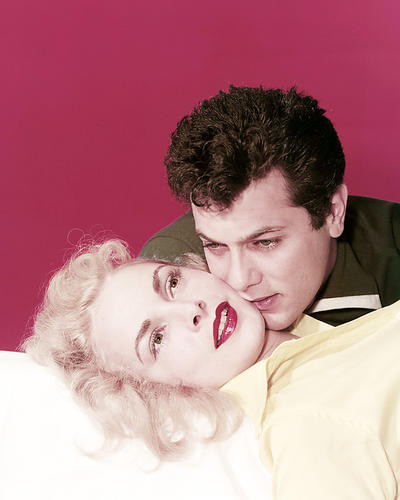 This is an image of Photograph & Poster of Tony Curtis and Janet Leigh 293561