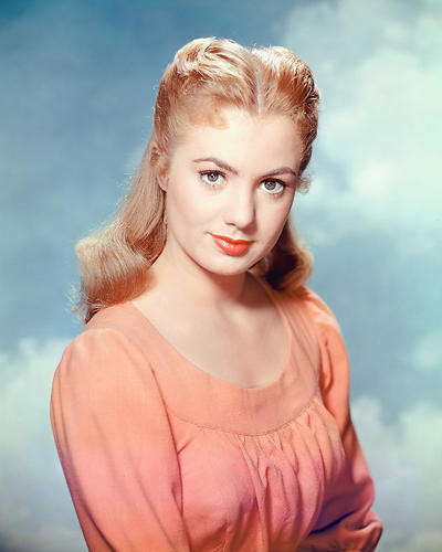 This is an image of Photograph & Poster of Shirley Jones 252002