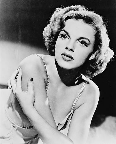 This is an image of Photograph & Poster of Judy Garland 170125