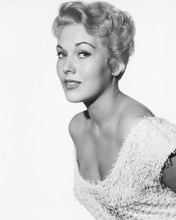 This is an image of Photograph & Poster of Kim Novak 174905