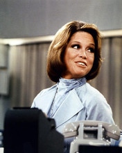 This is an image of Photograph & Poster of Mary Tyler Moore 294743