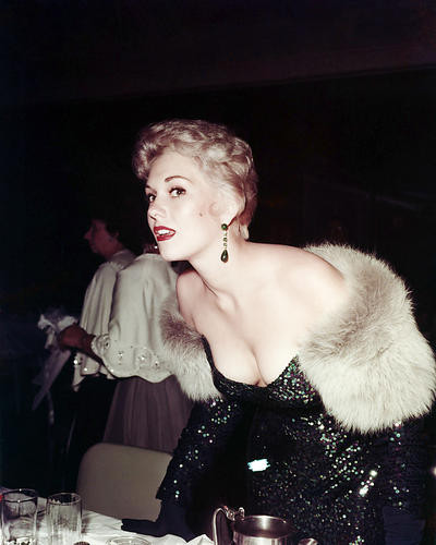 This is an image of Photograph & Poster of Kim Novak 294868