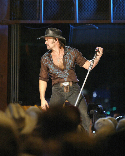This is an image of Photograph & Poster of Tim McGraw 294901