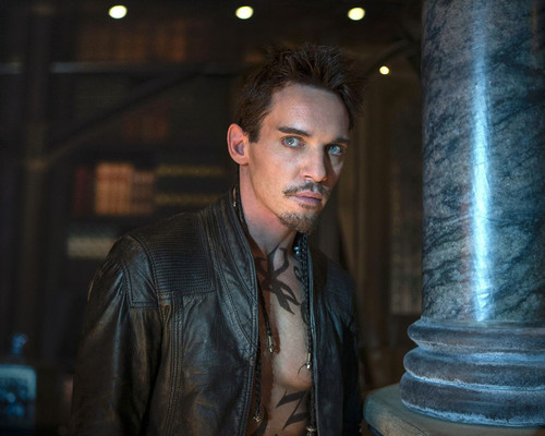 This is an image of Photograph & Poster of Jonathan Rhys-Meyers 295416