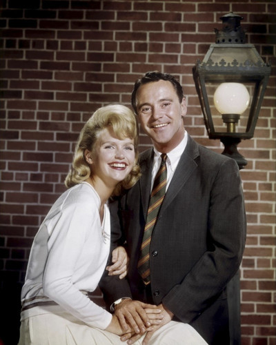 This is an image of Photograph & Poster of Lee Remick and Jack Lemon 296015